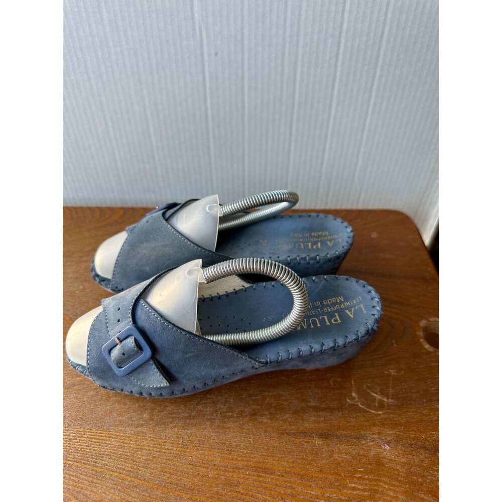 La Plume Women's Size 38 Blue Leather Slip-On Sandals With Buckle Accent Sz 6.5 - Picture 3 of 9